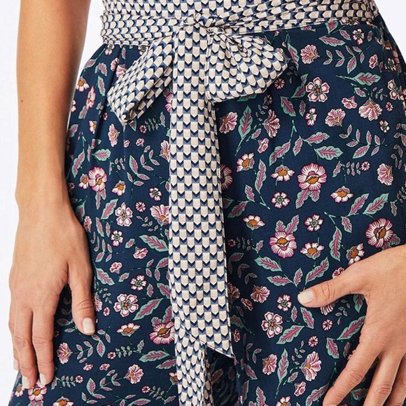 A Day off pants - Picture 1 of 3